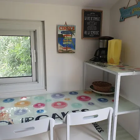 Un Charme Absolu * Bastelicaccia